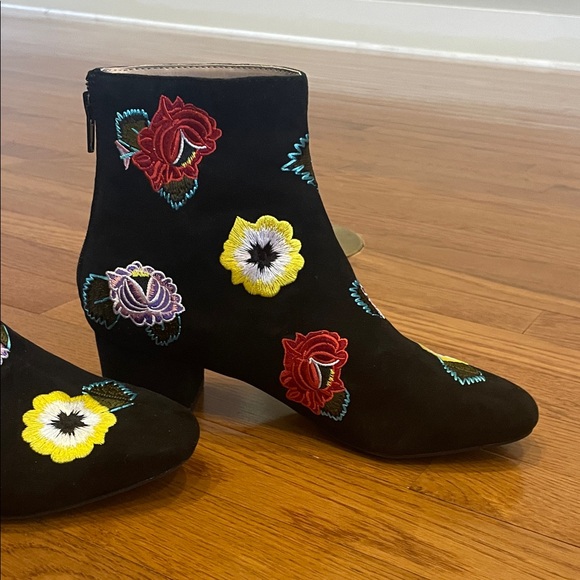 Betsey Johnson Black Ankle Boots with Colorful Floral Embroidery - Picture 3 of 8